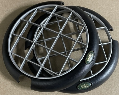 1351F6AA-44A7-480D-8049-0EFCAECE38C5_1_201_a.jpeg Original grille guard/cover for Land Rover